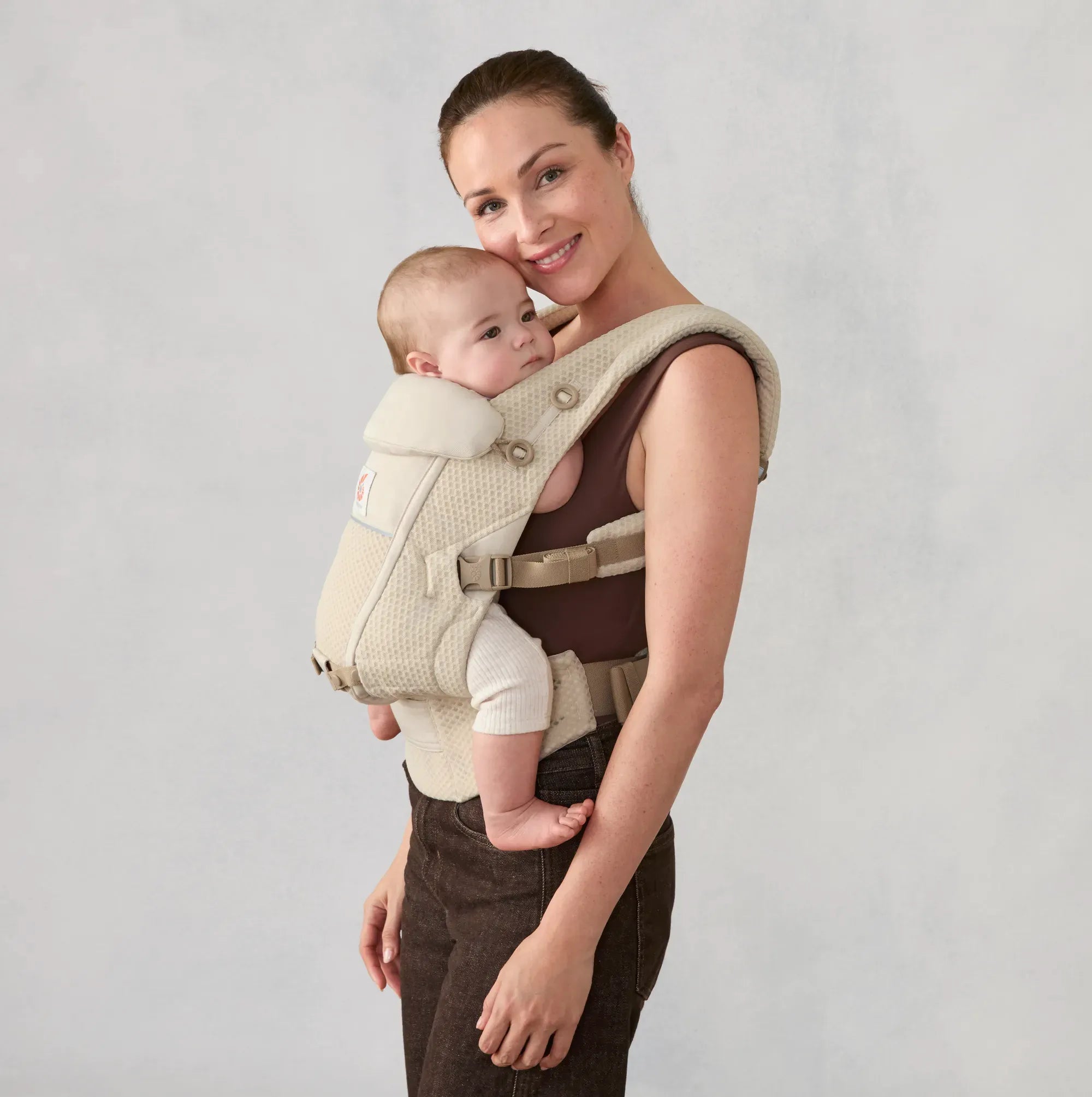 Adapt Baby Carrier | Ergobaby Austria