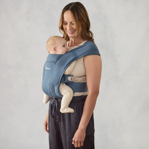 Embrace Newborn Carrier | Ergobaby United States
