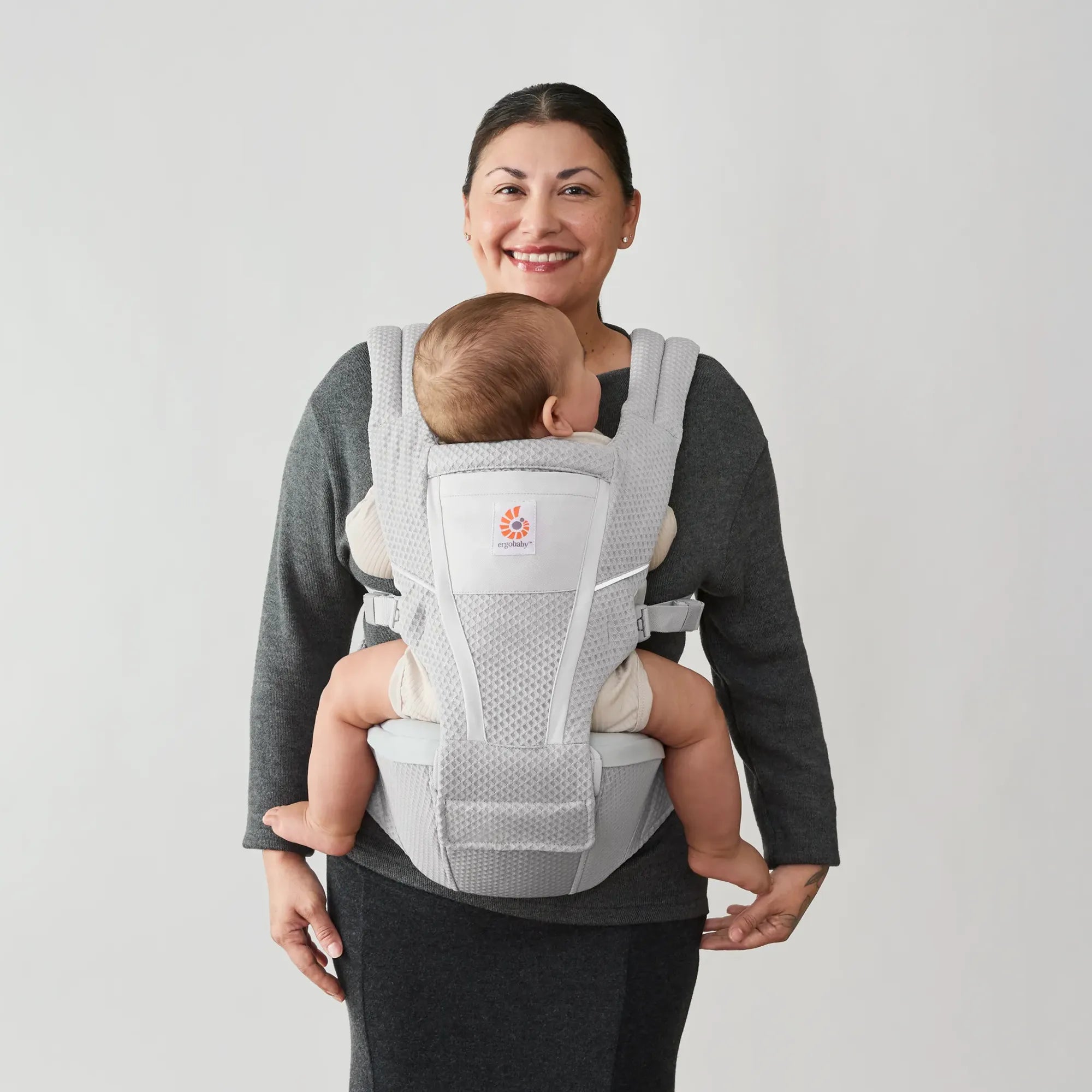 Alta Hip Seat Baby Carrier | Ergobaby Austria