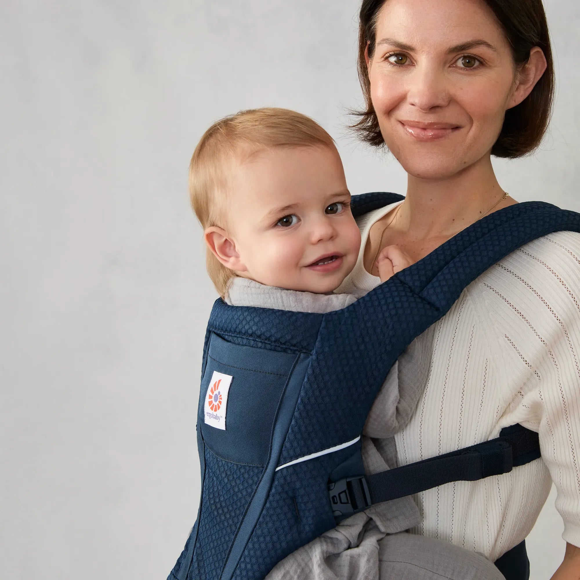 Alta Hip Seat Baby Carrier | Ergobaby United States