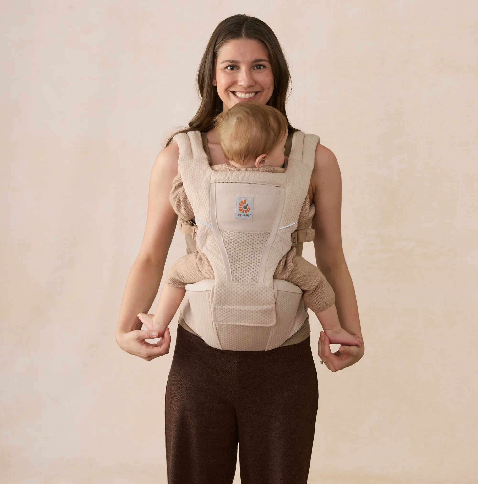 Alta Hip Seat Baby Carrier | Ergobaby United States
