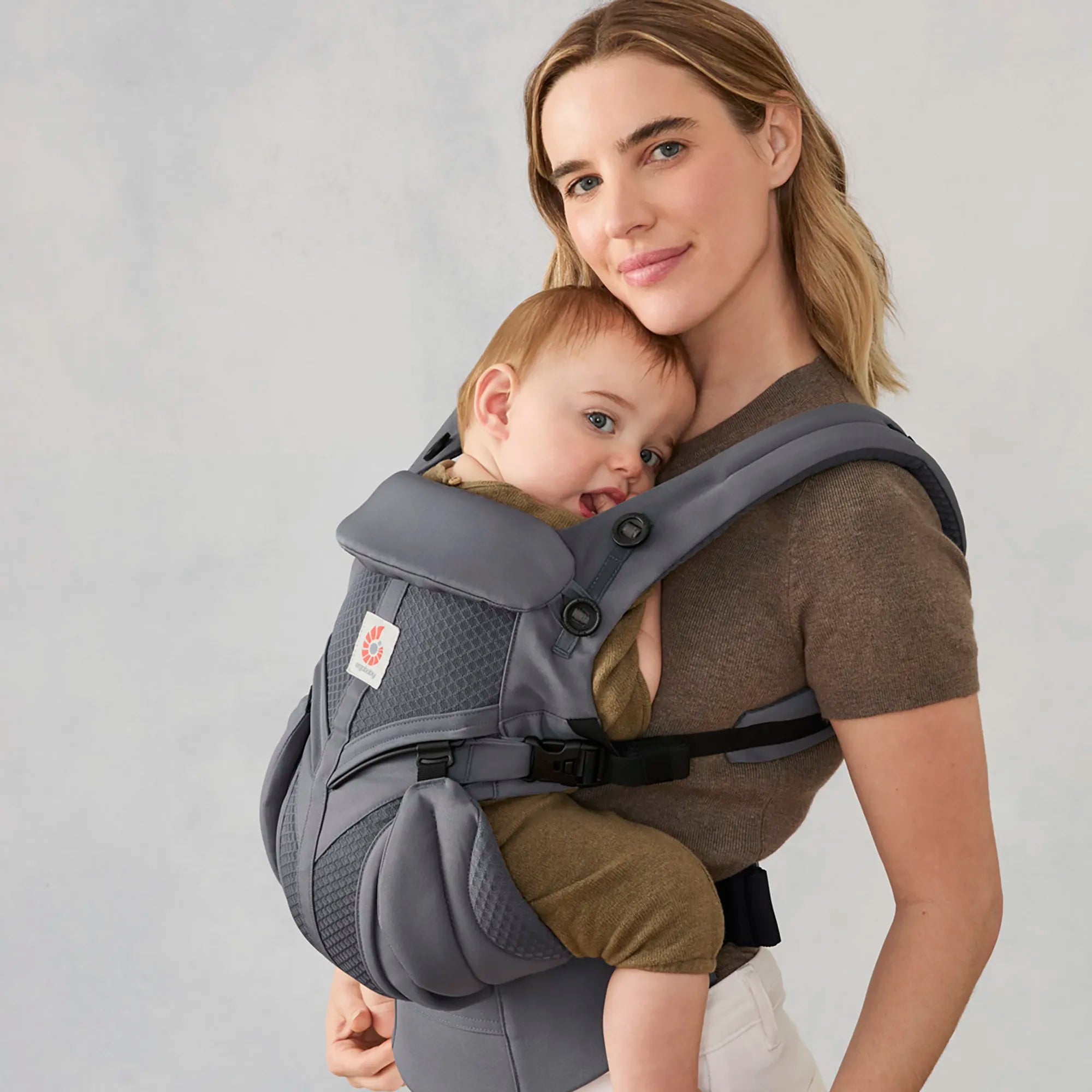 Omni Classic Baby Carrier | Ergobaby Austria
