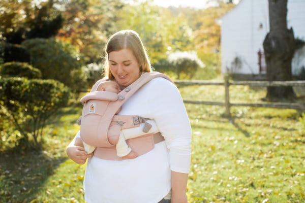 Postpartum Healing and Connection Through Babywearing 