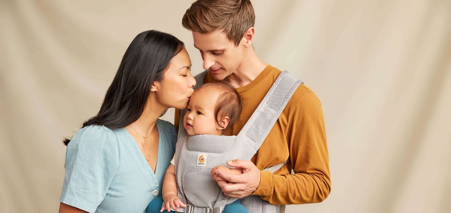 Porte bébé aerloom gris blanc Ergobaby