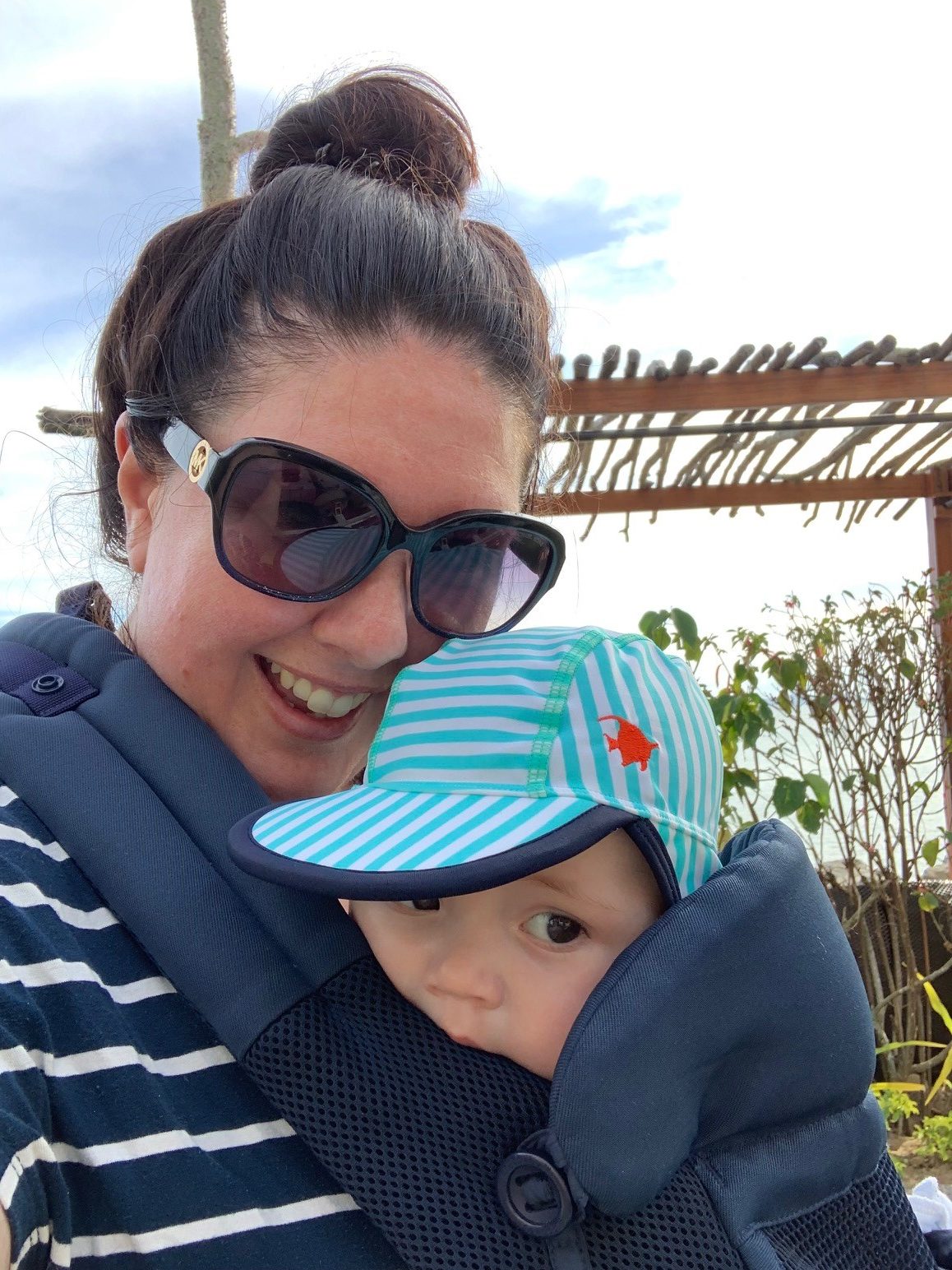 ergobaby sunglass